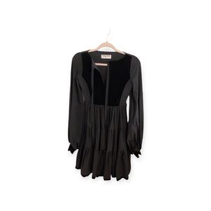 Women’s black, partially velvet Chiara Boni dress, size‎ 38